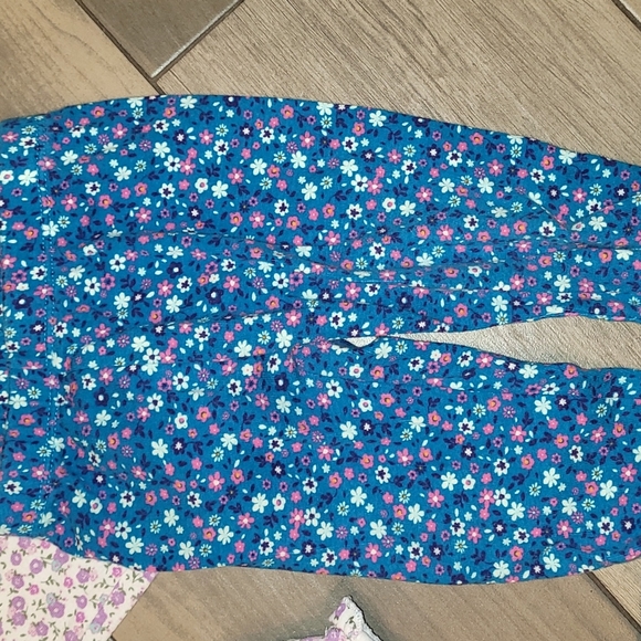 Bundle of 12 Month Carters Leggings - Picture 5 of 6